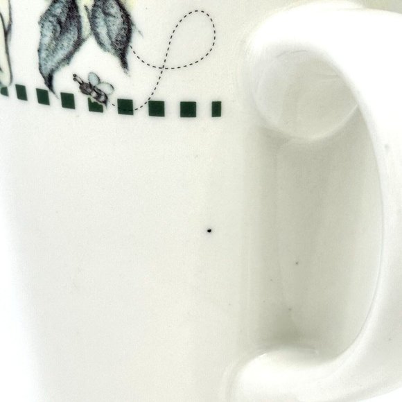 Disney Winnie The Pooh Coffee Mug Stoneware Pooh Tigger Piglet Honey Bee 12 oz - Picture 13 of 13